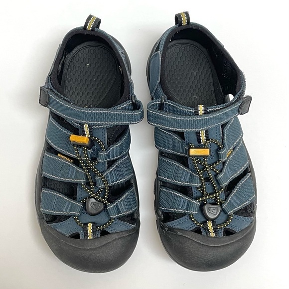 Keen Newport H2 closed toe sandals sz 3 kid’s - Picture 3 of 12